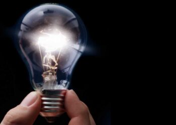 Fornitura e assistenza gruppi di continuità: la soluzione completa per la continuità elettrica aziendale